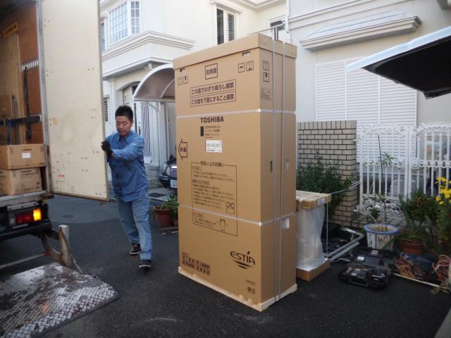 エコキュートの到着搬入