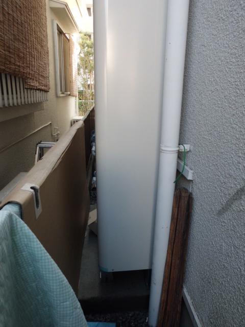 養生シートの代り(段ボール)活用で・・・。