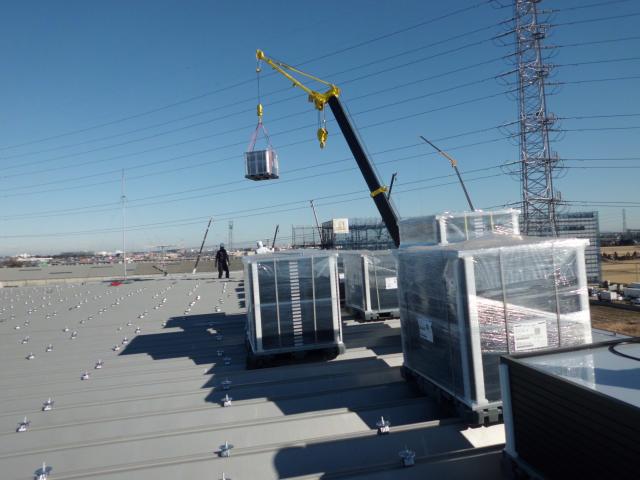 安全・慎重に確実に搬入作業!