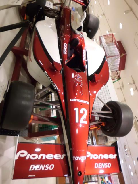 静岡出身の高木虎之助元F1ドライバー選手使用マシーン