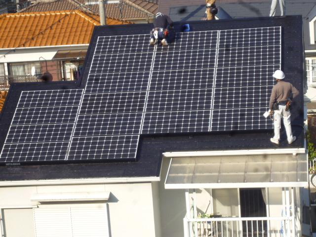 入念に配線加工作業!