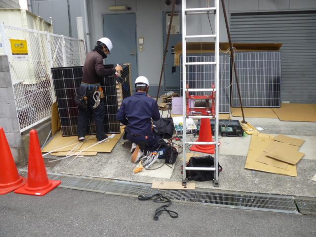 63枚のモジュール梱包開等の作業