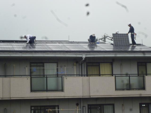 適確な設置作業中!