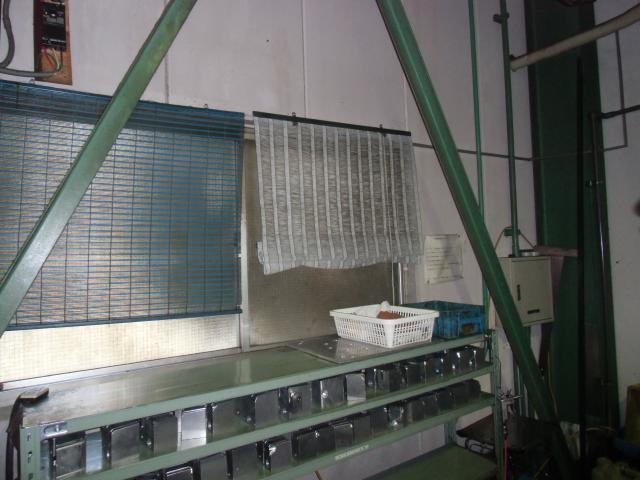 外部(パワーコン設置)の内部側面Before