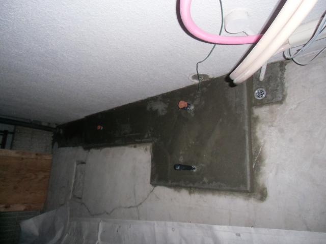 エコキュートの移設控え、設置先の基礎工事