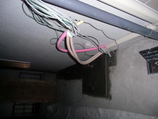 配線作業に備えて、基礎工事