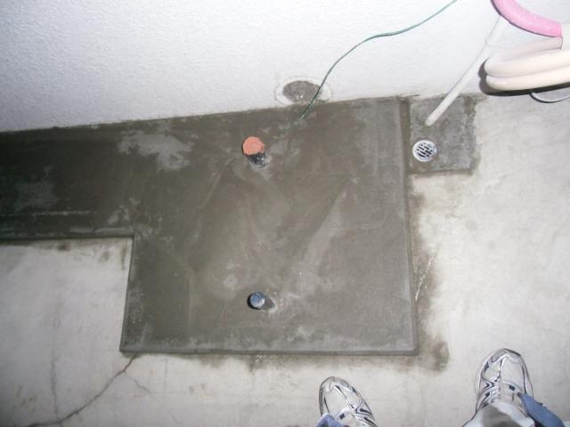 配管作業に備え基礎工事