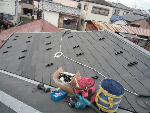 順調に金具設置進行中