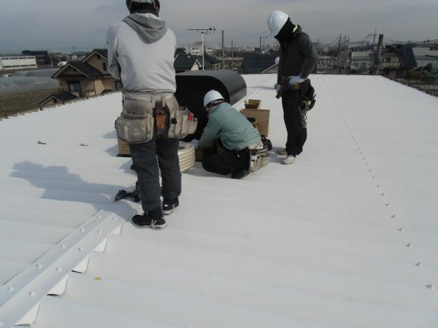 寒風の屋上にて・・・作業開始!