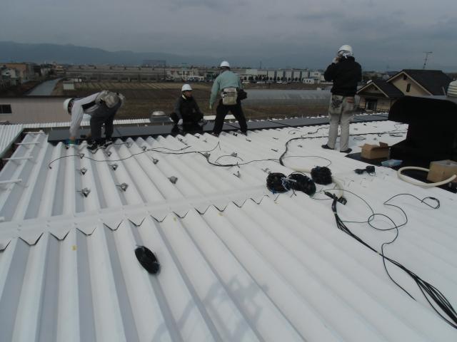 金具設置&配線並行作業!