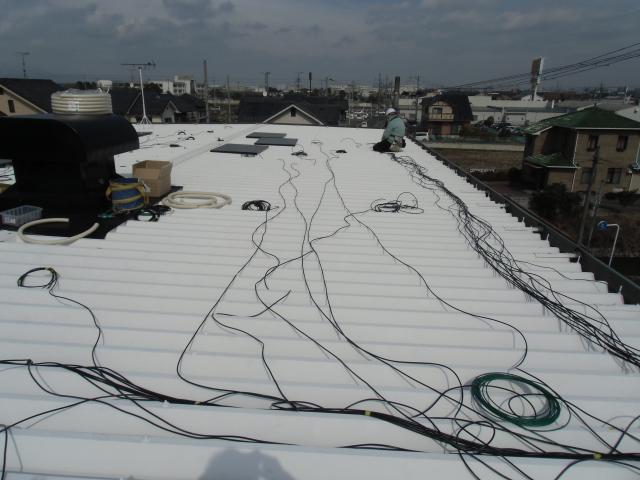 配線ケーブル等架台・パネルへ結束作業