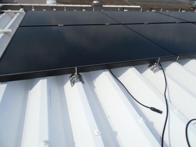 金具架台へのモジュール設置工程