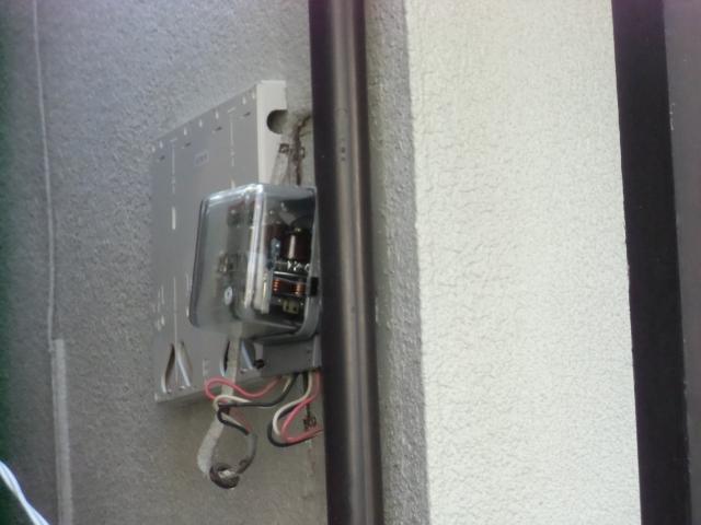 検針箱の取り替え作業開始