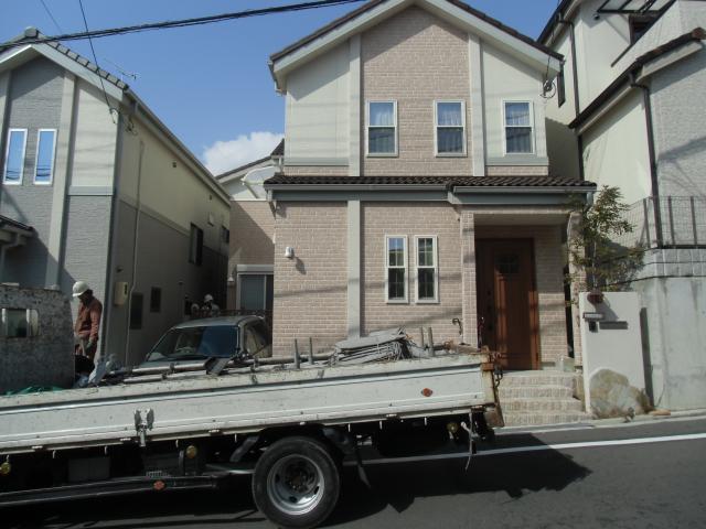 施工日和♪=足場設置開始にて