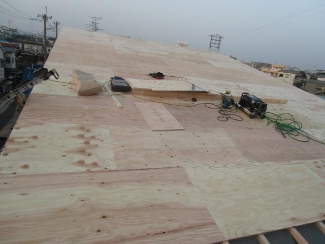 大工職人チーム・合板設置工程